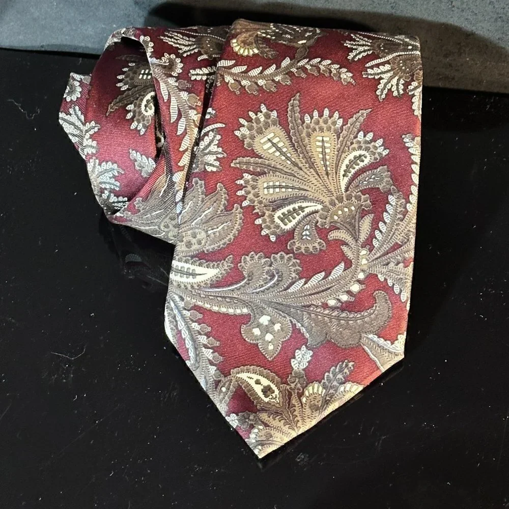 Dior Mid Century Modern Ties Neckwear Tie 100% All Silk Brown Baroque Paisley